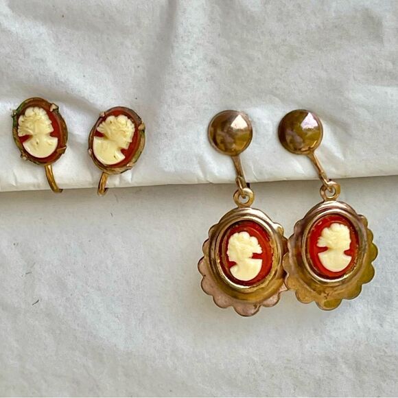 Vintage Jewelry - Vintage Celluloid Cameo Screw Back Copper Alloy Earrings
